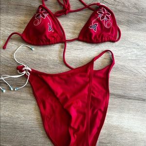 Red floral string bikini 👙